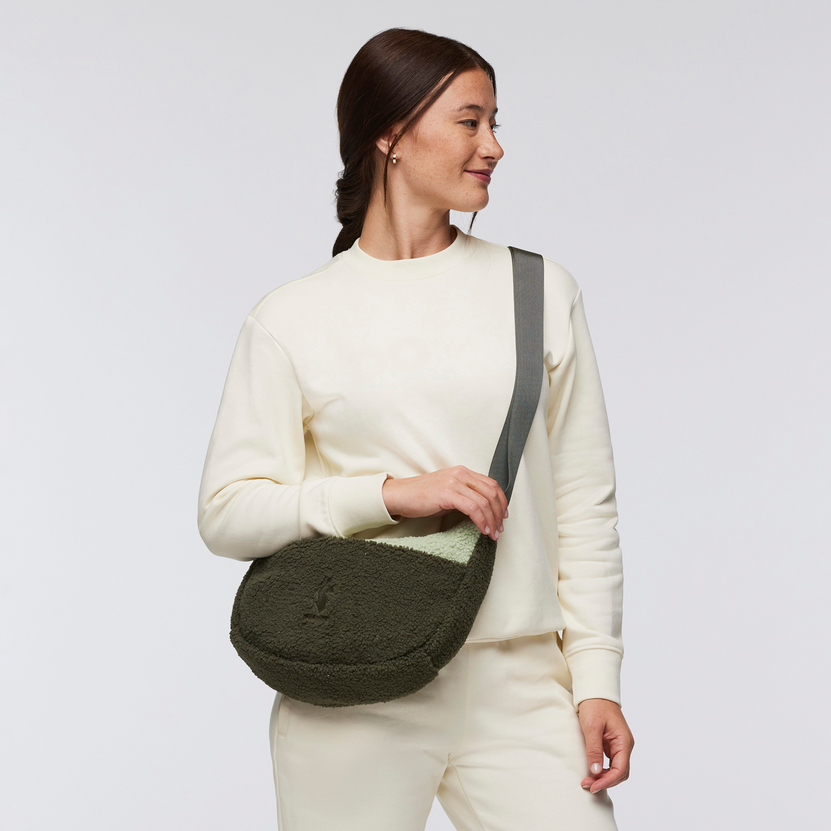 High Pile Fleece 6L Crescent Bag - Image 18